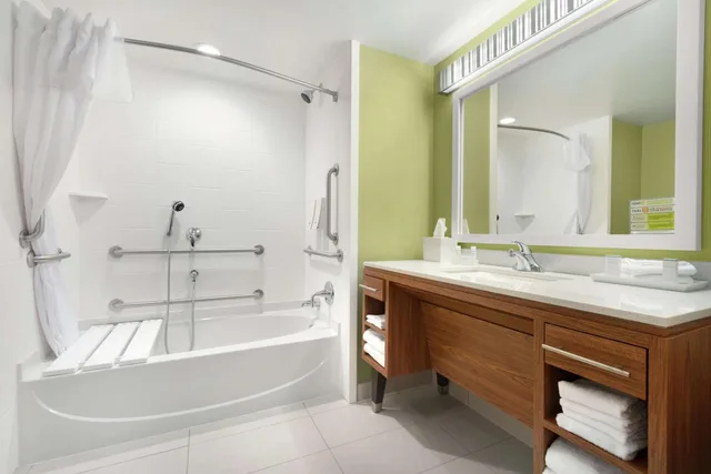 استوديو بسريرين كوين مع أريكة لذوي الإعاقة، Home2 Suites By Hilton Milwaukee Airport 4/5