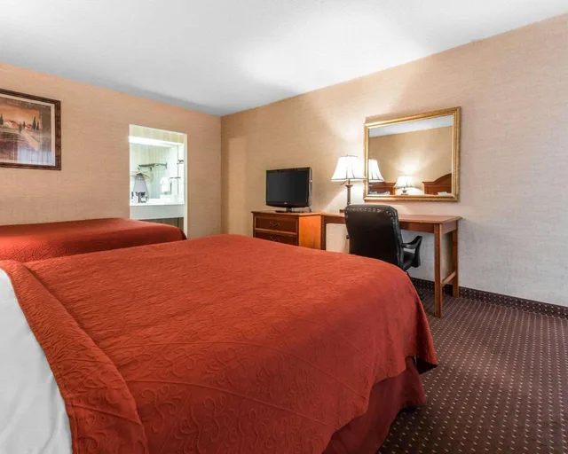 غرفة بسريرين كوين، Quality Inn & Suites Erie near Casino 1/2
