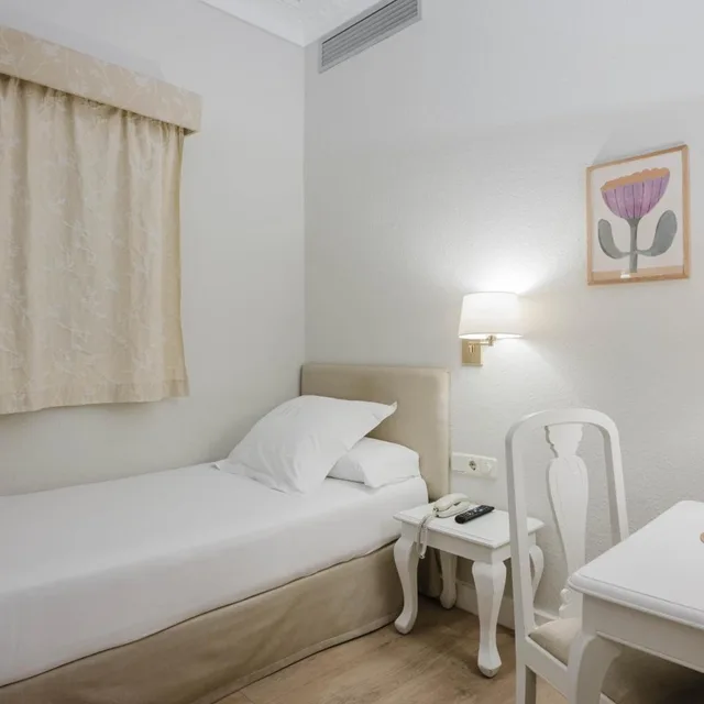غرفة مفردة، Hotel Niza 5/6