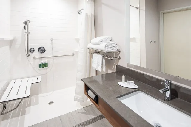 غرفة بسريرين كوين لذوي الإعاقة، Fairfield Inn & Suites by Marriott Anaheim Los Alamitos 4/4