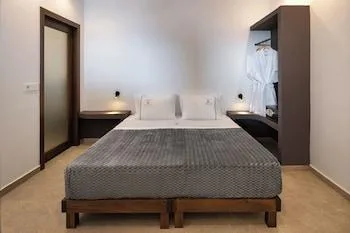 غرفة عائلية رباعية بإطلالة على البحر، Aelia Luxury Suites 1/1