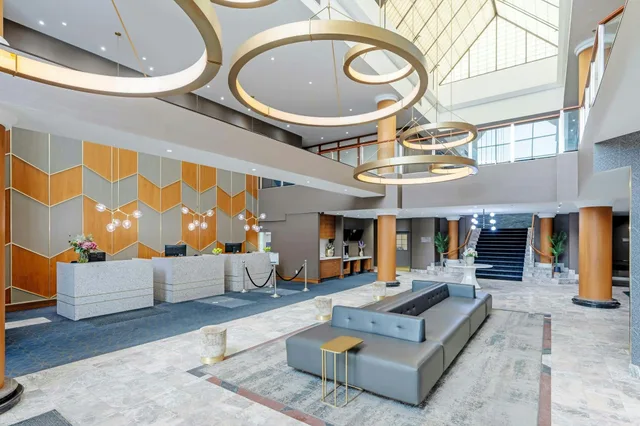 غرفة تُحدَّد عند الوصول، Sandman Signature Mississauga Hotel 1/1