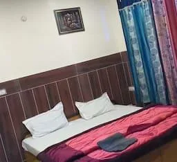 غرفة قياسية بسرير مزدوج، Hotel Royal Taj 1/1