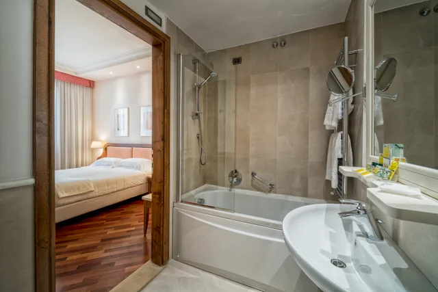 غرفة سوبيريور مفردة بسرير مزدوج، B&B HOTEL Firenze Pitti Palace al Ponte Vecchio 4/5