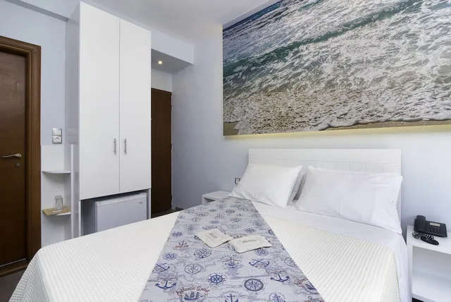 غرفة اقتصادية بسرير مزدوج بإطلالة جزئية على البحر، Kamelia Hotel 3/10