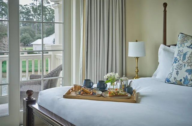 Room, 2 Queen Beds, Lagoon View, Guest House, Montage Palmetto Bluff 1/3