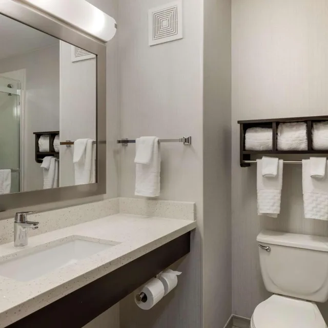 جناح بسريرين كوين لذوي الإعاقة، Best Western Watertown Inn Suites 7/7