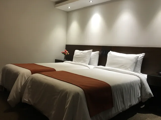 غرفة قياسية بسرير مزدوج، Crystal Tower Hotel 2/3