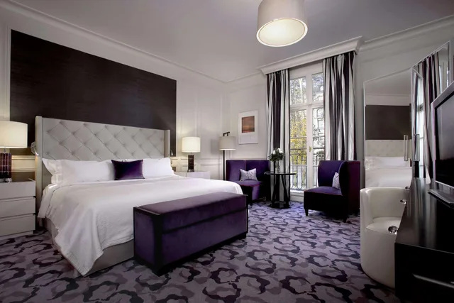 جناح ديلوكس بسرير كينج بإطلالة على الحديقة، Waldorf Astoria Versailles Trianon Palace 1/2