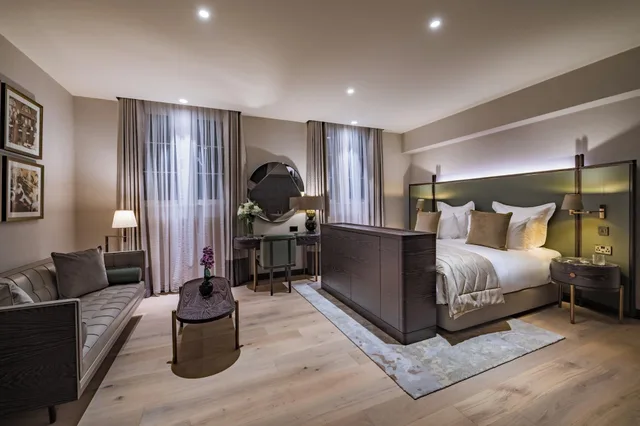 1 Bedroom, Suite, Stock Exchange Hotel 1/1