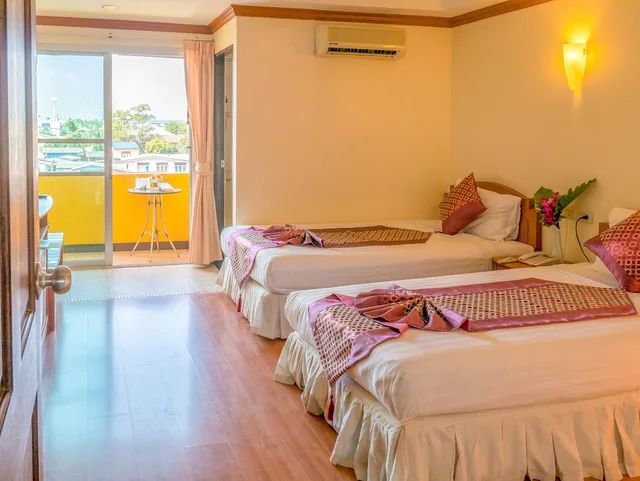غرفة سوبيريور بسرير كينج بشرفة، Chomsin Hua Hin Hotel 9/10