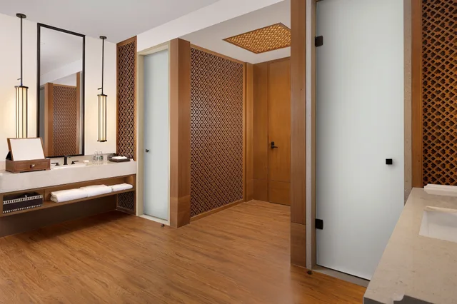Deluxe, 2 Double Beds, Pool Side، Le Meridien Shimei Bay Beach Resort & Spa 8/10