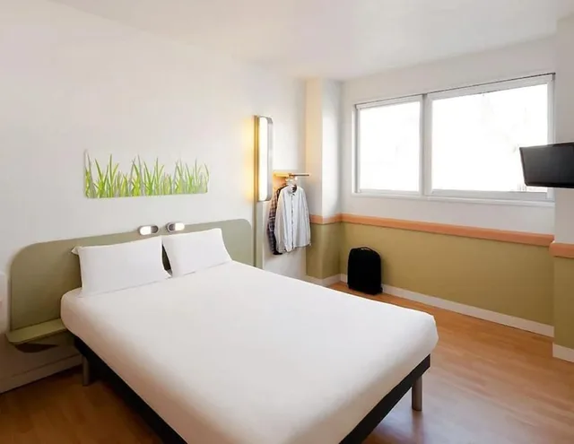 Room, Triple, Murphy Bed، Ibis Budget Lille Marcq En Baroeul 2/4