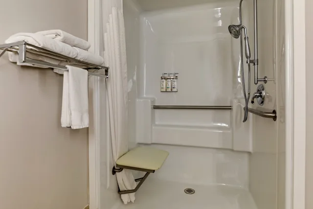 Room, King Bed, Accessible, Holiday Inn Express Campbellsville 4/4