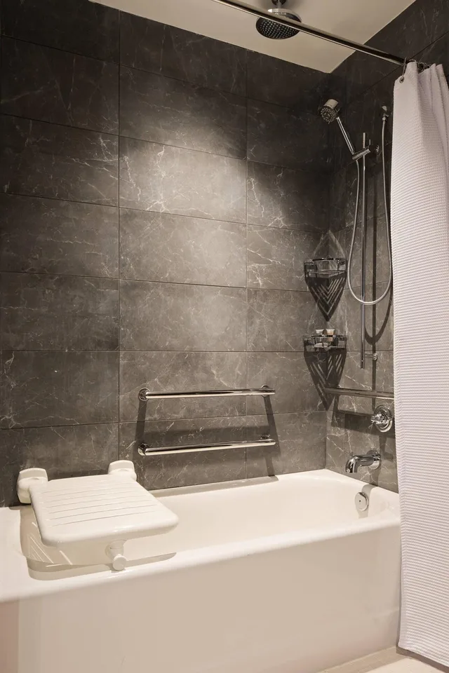 غرفة بسرير مزدوج بإطلالة، Ac Hotel Gainesville Downtown 3/3
