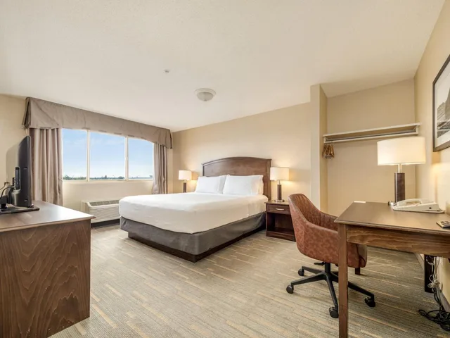 جناح، HOLIDAY INN LETHBRIDGE 7/10