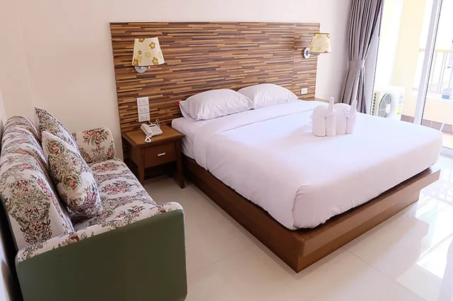 غرفة سوبيريور بسرير كينج، D Hotel Pattaya 1/3