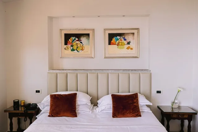 غرفة بانورامية بسرير كوين بإطلالة على البحر بشرفة، Villa Paradiso 3/4