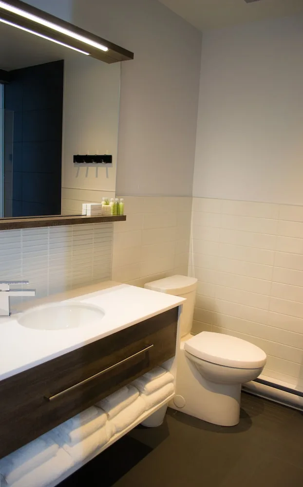 Urban, King Bed, Murphy Bed، Hotel V 5/5
