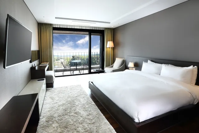 Superior, Double Bed, Ocean View, with Pool، THE ANNEX 1/3