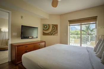 2 Bedrooms, Suite, Multiple Beds, Pool View, Accessible، Crystal Palms Beach Resort 1/1