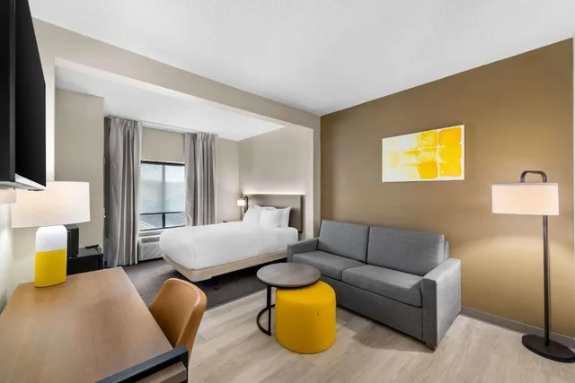 جناح بسرير كوين لذوي الإعاقة، Comfort Suites Stevens Point 2/2