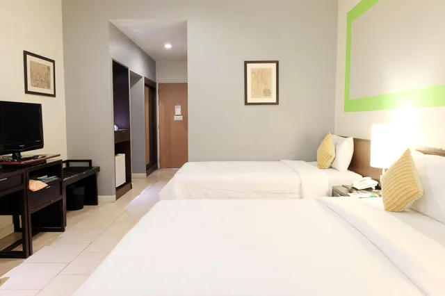 Urban, Triple, 1 Queen and 1 Single Bed, Hotel De Bangkok 3/9