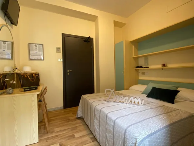 Room, Double or Twin Bed, Hotel Jumbo 1/5