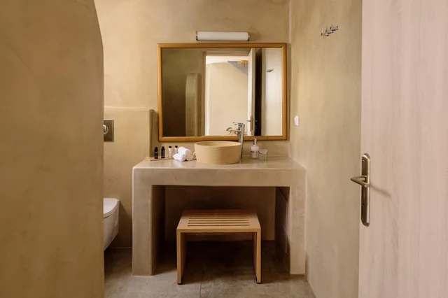 جناح عائلي بحوض جاكوزي، Aliter Suites 7/10