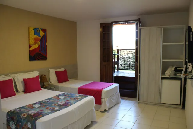 Sol, Family, Suite, 1 Queen and 3 Single Beds, Balcony، Pousada Encontro das Aguas 3/8