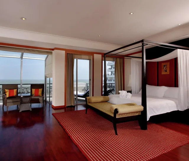 جناح رئاسي مع دخول صالة النادي، Hilton Hua Hin Resort and SPA 1/5