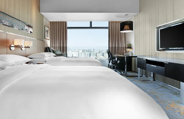 غرفة كلوب بسريرين منفصلين بإطلالة على المدينة، Sheraton Grand Beijing Dongcheng Hotel 2/6