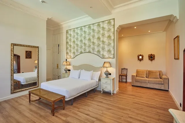 جناح كلوب جونيور بسرير كوين مع أريكة، Gran Hotel del Sella 7/10