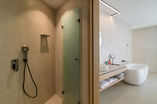 استوديو بريميوم بانورامي ركني بسرير كينج بإطلالة، Ensana Aquahouse Health Spa Hotel 2/3