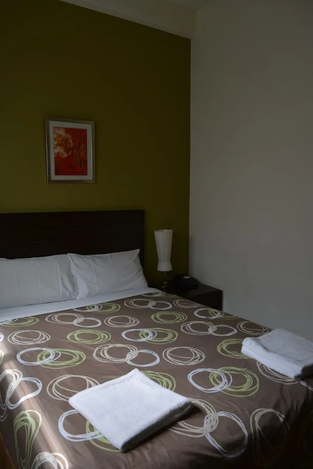 غرفة قياسية بسرير مزدوج، Yti Garden Hotel 2/4