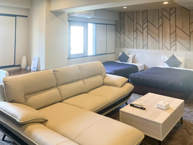 غرفة بريميوم بسريرين منفصلين، Hotel Livemax BUDGET Naha 1/1