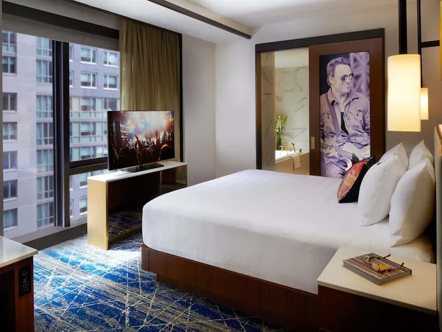 استوديو بسرير كينج بشرفة، Hard Rock Hotel New York 1/3