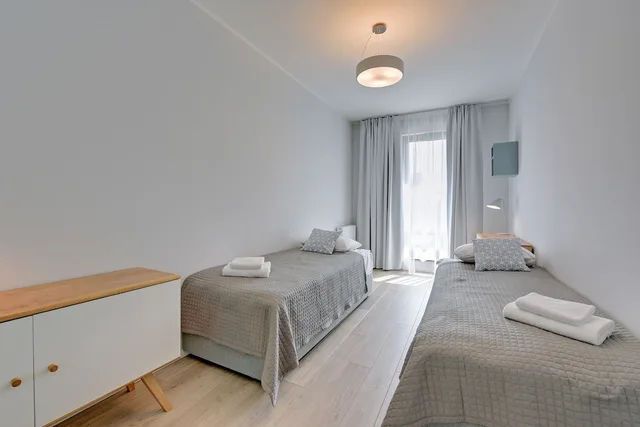شقة ديلوكس بسريرين منفصلين بشرفة بغرفتي نوم مع أريكة، Grano Apartments 3/10