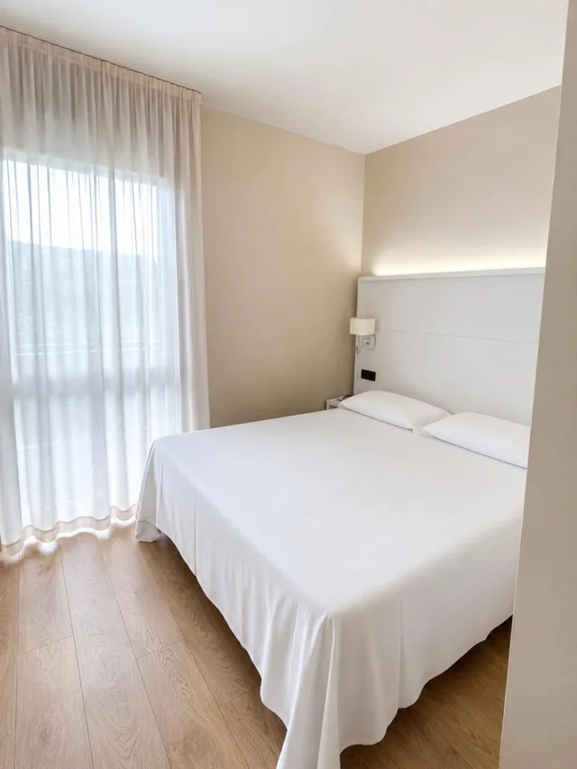 غرفة بسرير مزدوج أو سريرين منفصلين بشرفة، HOTEL PARIGI 2 3/6