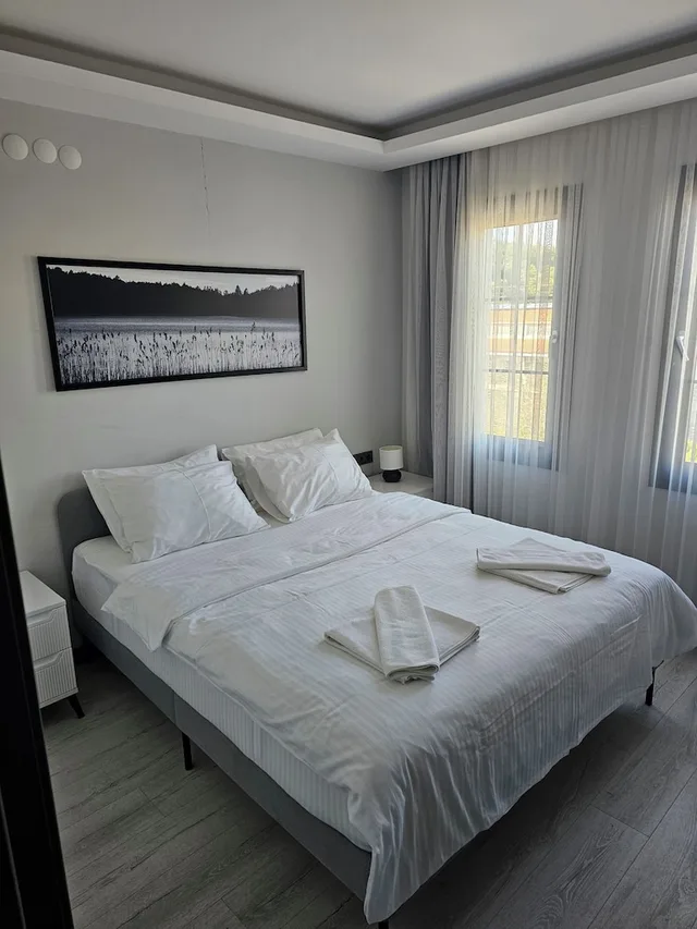 شقة عائلية بسرير كوين وسرير فردي مع أريكة، Cicek Apart Hotel 4/10
