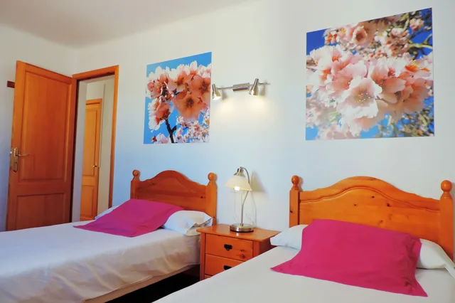 بنتهاوس بأربعة أسرّة بإطلالة على البحر بغرفتي نوم مع أريكة، Marblau Hostal 1/1