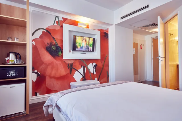 Superior, Single, Queen Bed, Ibis Sibiu Centre 2/6