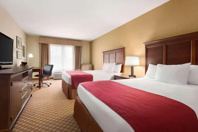 جناح بسريرين كوين، Country Inn & Suites by Radisson, Topeka West, KS 1/3