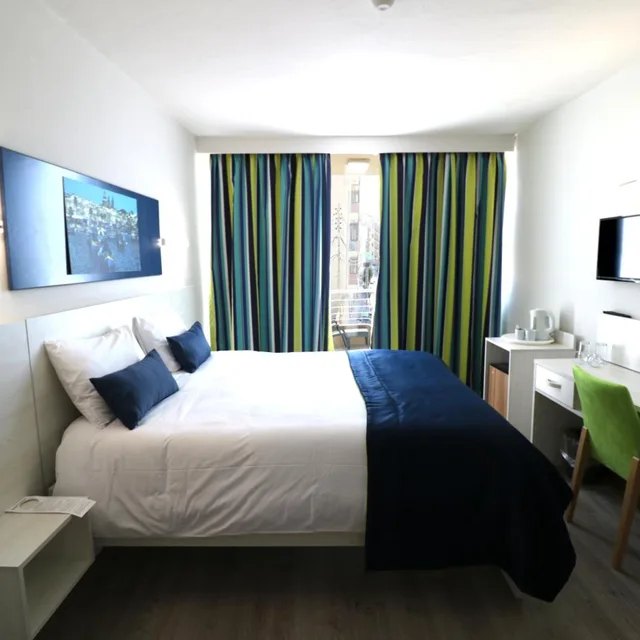 غرفة بسرير مزدوج أو سريرين منفصلين، Santana Hotel 3/10