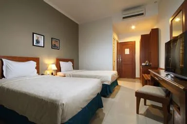 غرفة سوبيريور بسريرين منفصلين، Emersia Malioboro Hotel 2/2