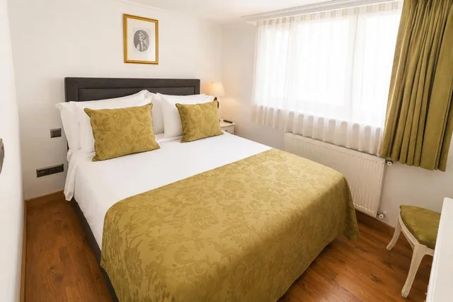 غرفة تنفيذية ثلاثية، Hotel Sari Konak 1/10