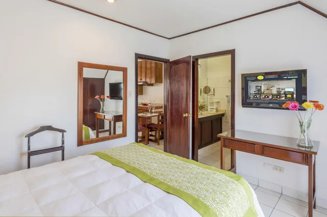 Suite, Hotel Suites Cristina 3/5