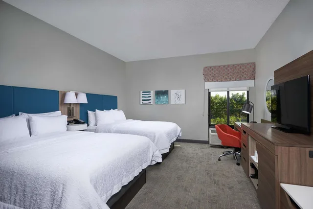 غرفة تنفيذية بسرير كوين، Hampton Inn Jupiter/Juno Beach 1/3