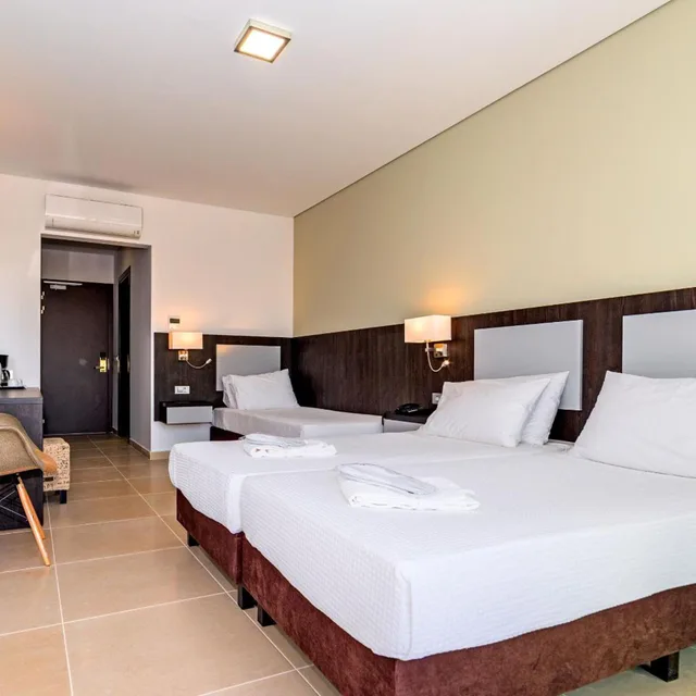 Room, Triple, Land View، White Olive Premium Laganas 2/8