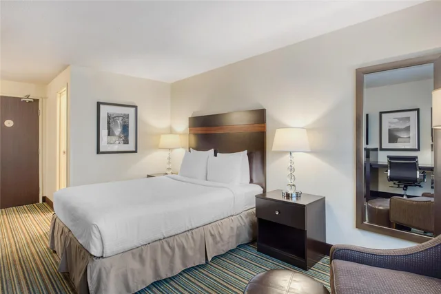 غرفة بسرير كوين، Best Western Alderwood 1/7